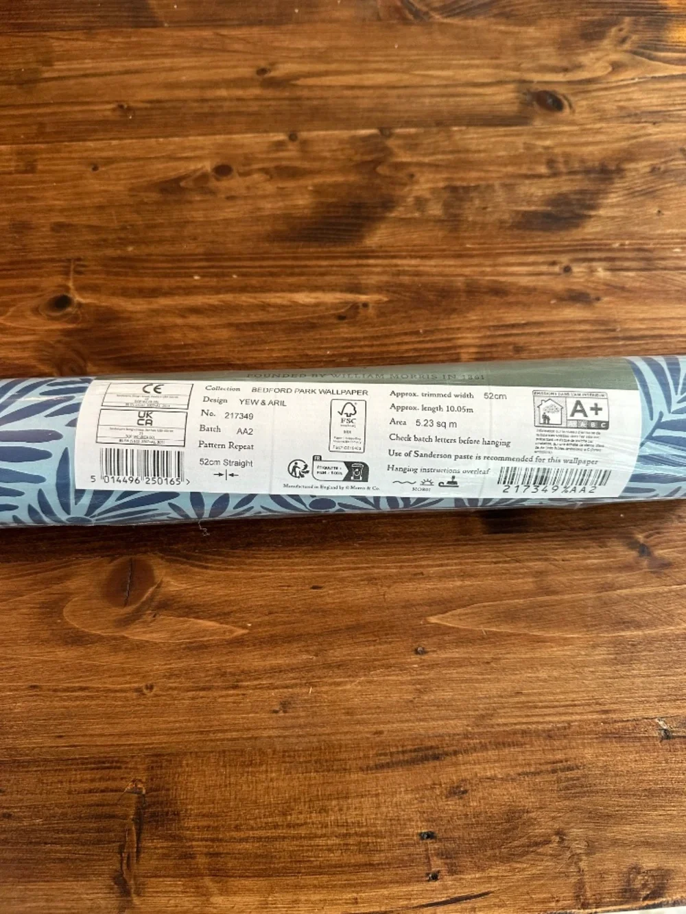 Morris & Co Wallpaper Yew & Aril / Indigo Blue / Morris Bedford Park Collection